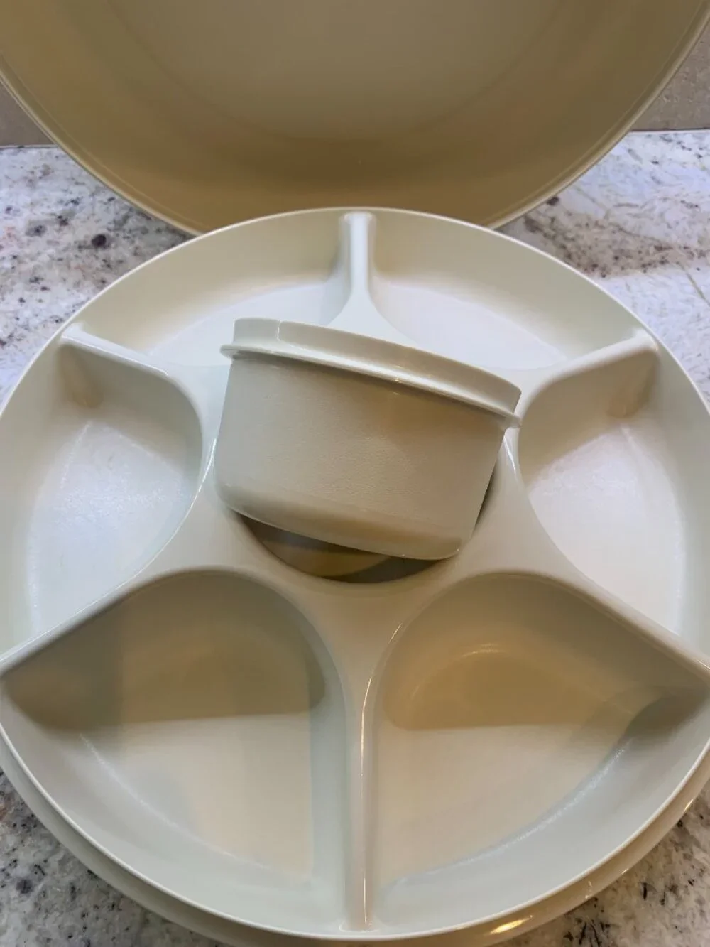 Tupperware vegetable and dip tray with lid and removable center bowl/lid